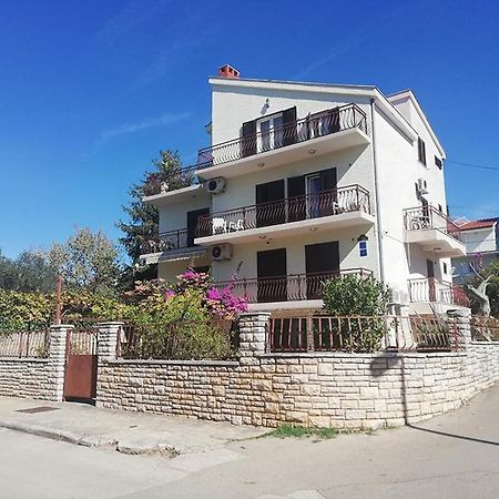 Danyja Apartments スベティ・フィリップ・イ・ヤコブ エクステリア 写真