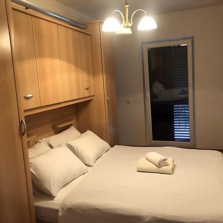 Danyja Apartments スベティ・フィリップ・イ・ヤコブ エクステリア 写真
